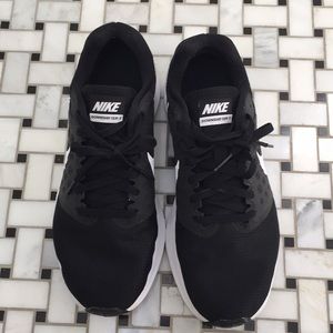 Nike sneakers- women’s